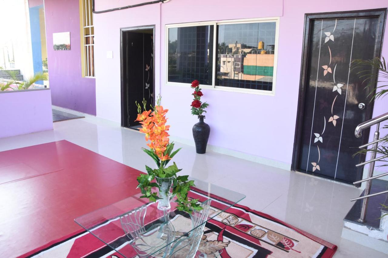 H P Homestay Dharwad Eksteriør bilde
