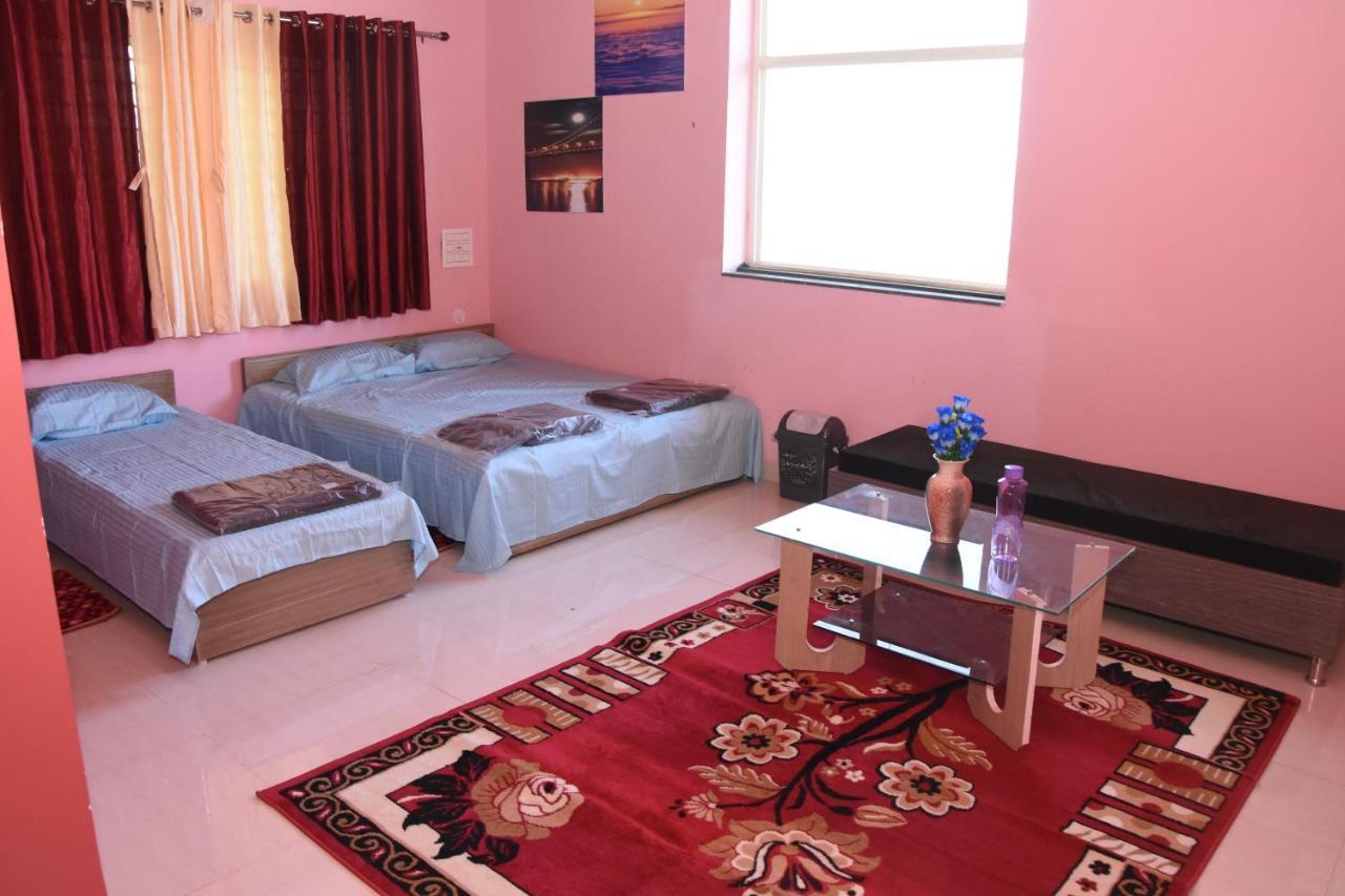 H P Homestay Dharwad Eksteriør bilde